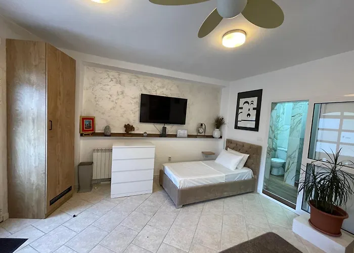 Sahat Kula بودغوريتْسا